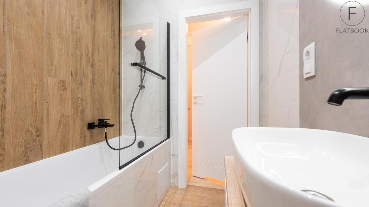 Flatbook - City Center Apartments Granaria غدانسك المظهر الخارجي الصورة